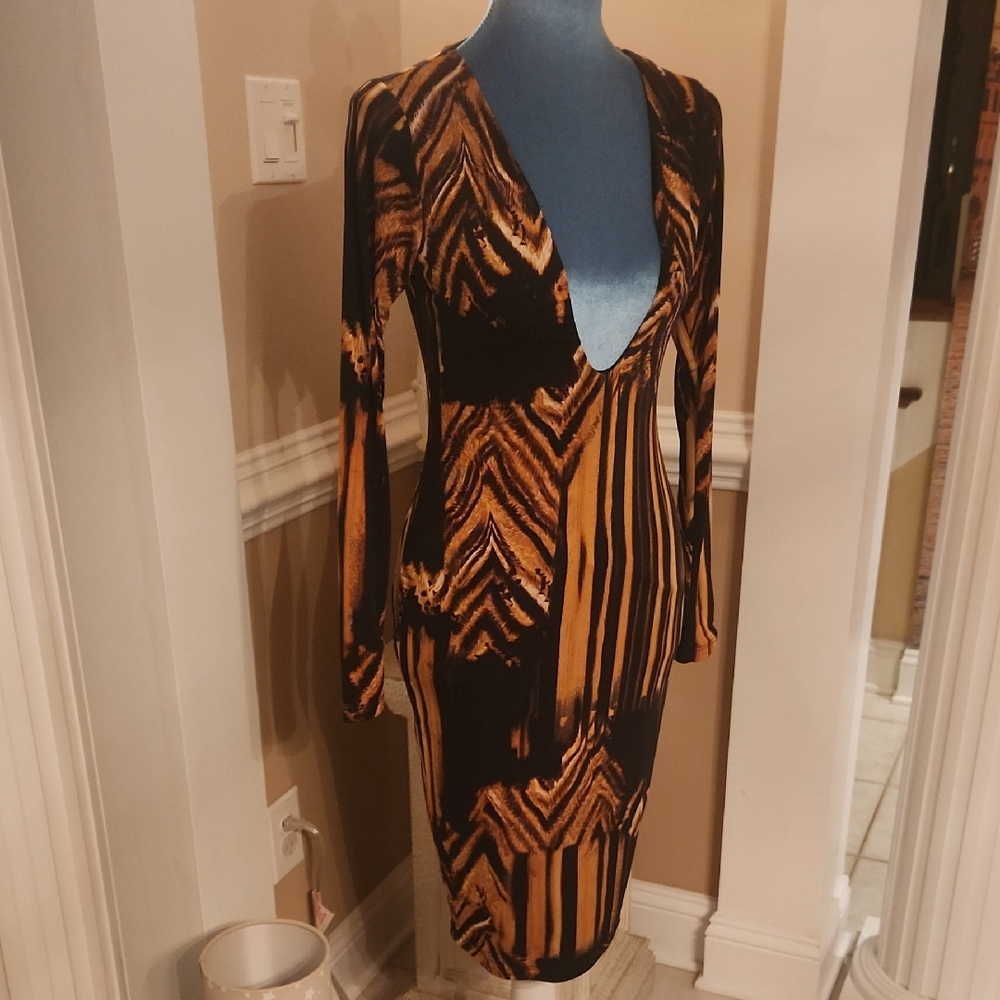 Deep V Long Sleeve Black and Amber Patterned Dress